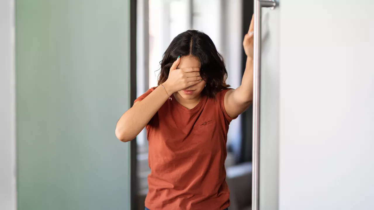 Concept image representing tinnitus — ringing or buzzing in the ears — patient education for tinnitus management on drprateekporwal.com